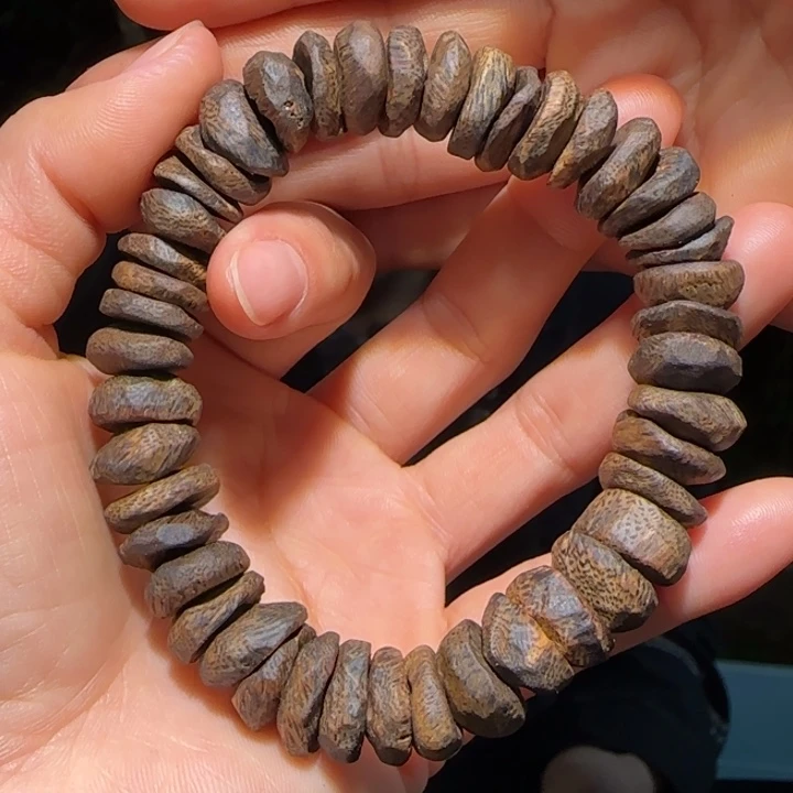 沉香手串原母树沉水树丁手串25.4克