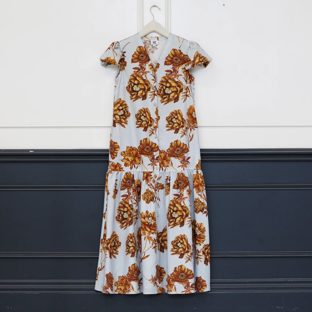 【壁虎姐】GECKO2025夏季新款 浅蓝色棕花公主短袖V领薄款连衣裙