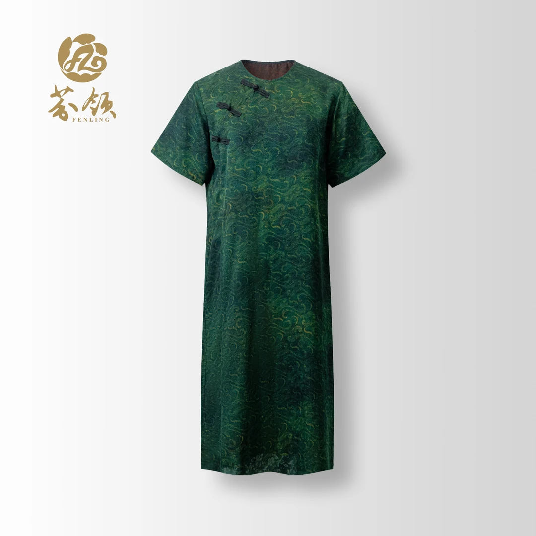 芬领-蔓烟-圆领非遗桑蚕丝老料香云纱四经绞罗盘扣短袖旗袍SY1341
