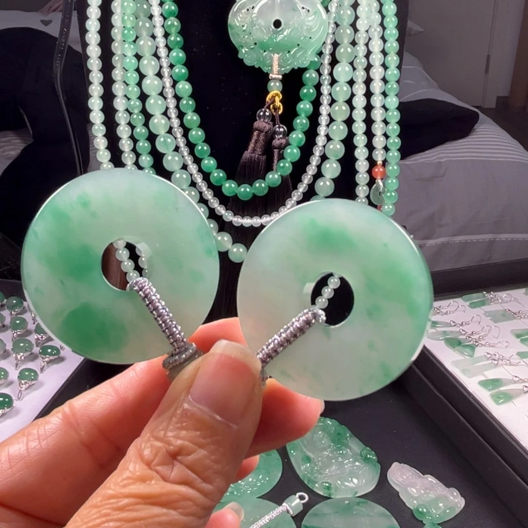 石英质玉吊坠(不含链)合金