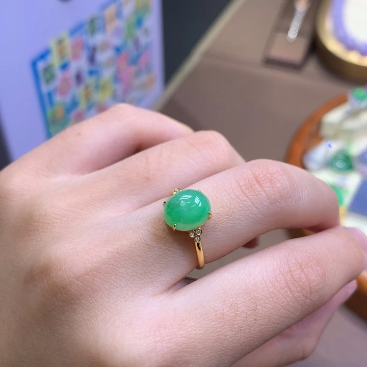 翡翠18K金镶嵌颈饰翡翠