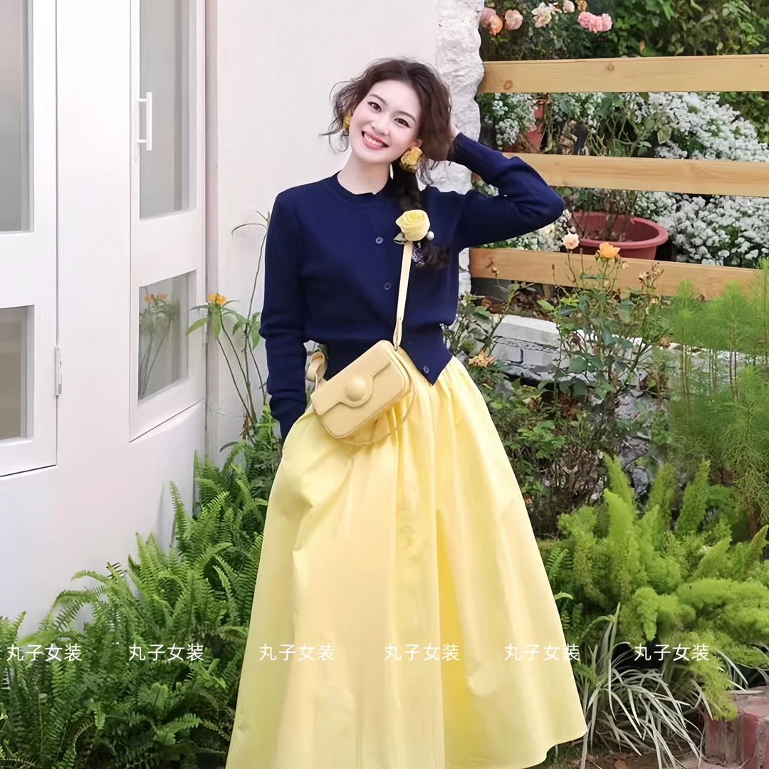 甜美多巴胺穿搭套装女2025春季新款藏青色针织衫上衣半身裙两件套