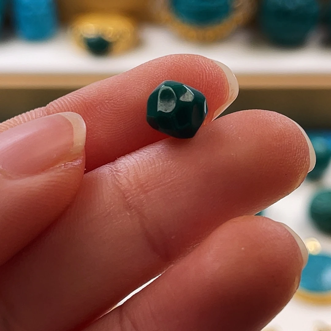 绿松石未镶嵌把件