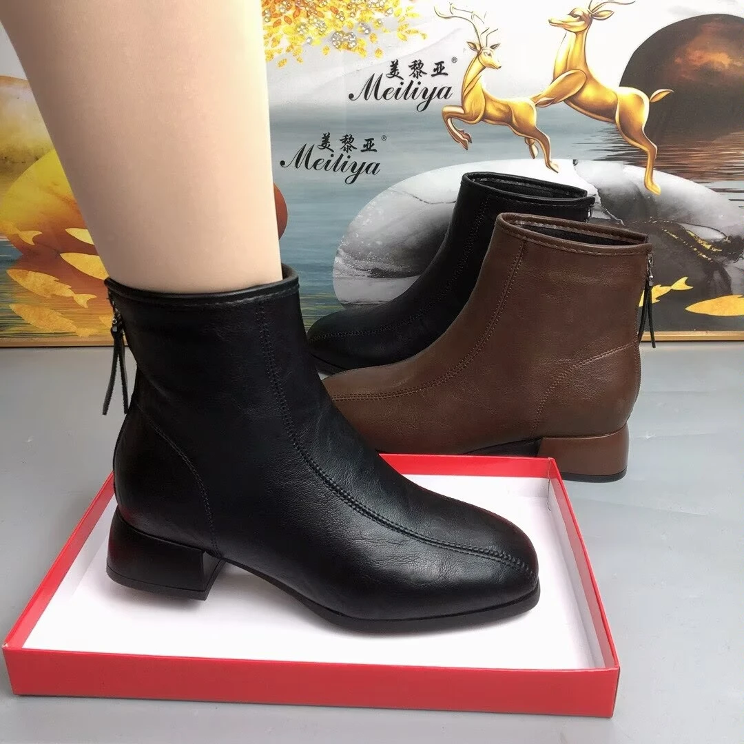法式方头小短靴女2025冬季新款加绒保暖粗跟短筒女保暖马丁靴女靴