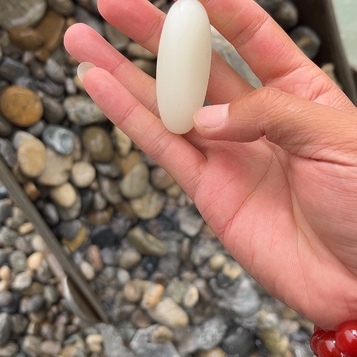 未镶嵌和田玉（糖玉）车挂