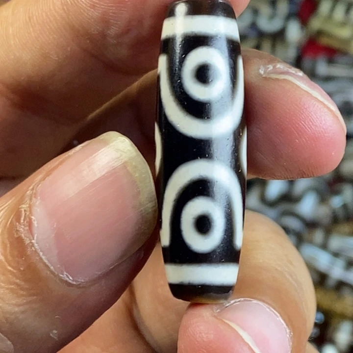 只买单纯的吊坠，没带链子，属的性质。