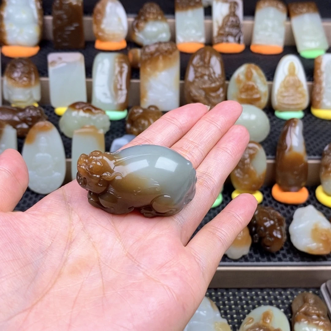 星***河颈饰未镶嵌和田玉