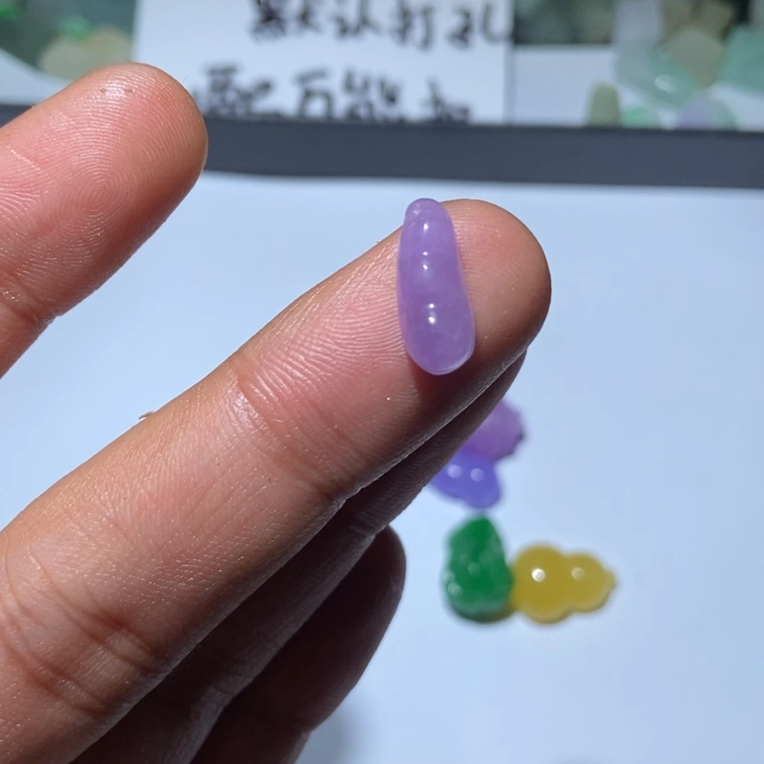 翡翠未镶嵌颈饰吊坠