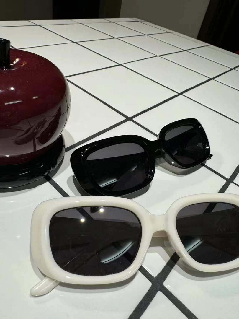 「LIUYI」儿童四季墨镜太阳镜遮光防刺眼 2482