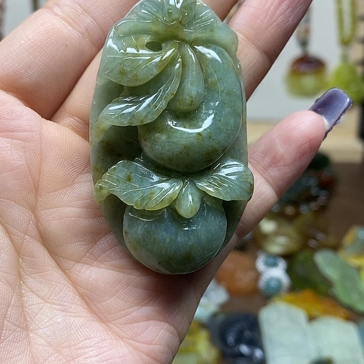 蛇纹石玉吊坠未镶嵌