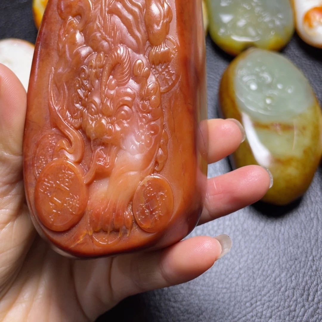 知***乐和田玉未镶嵌颈饰