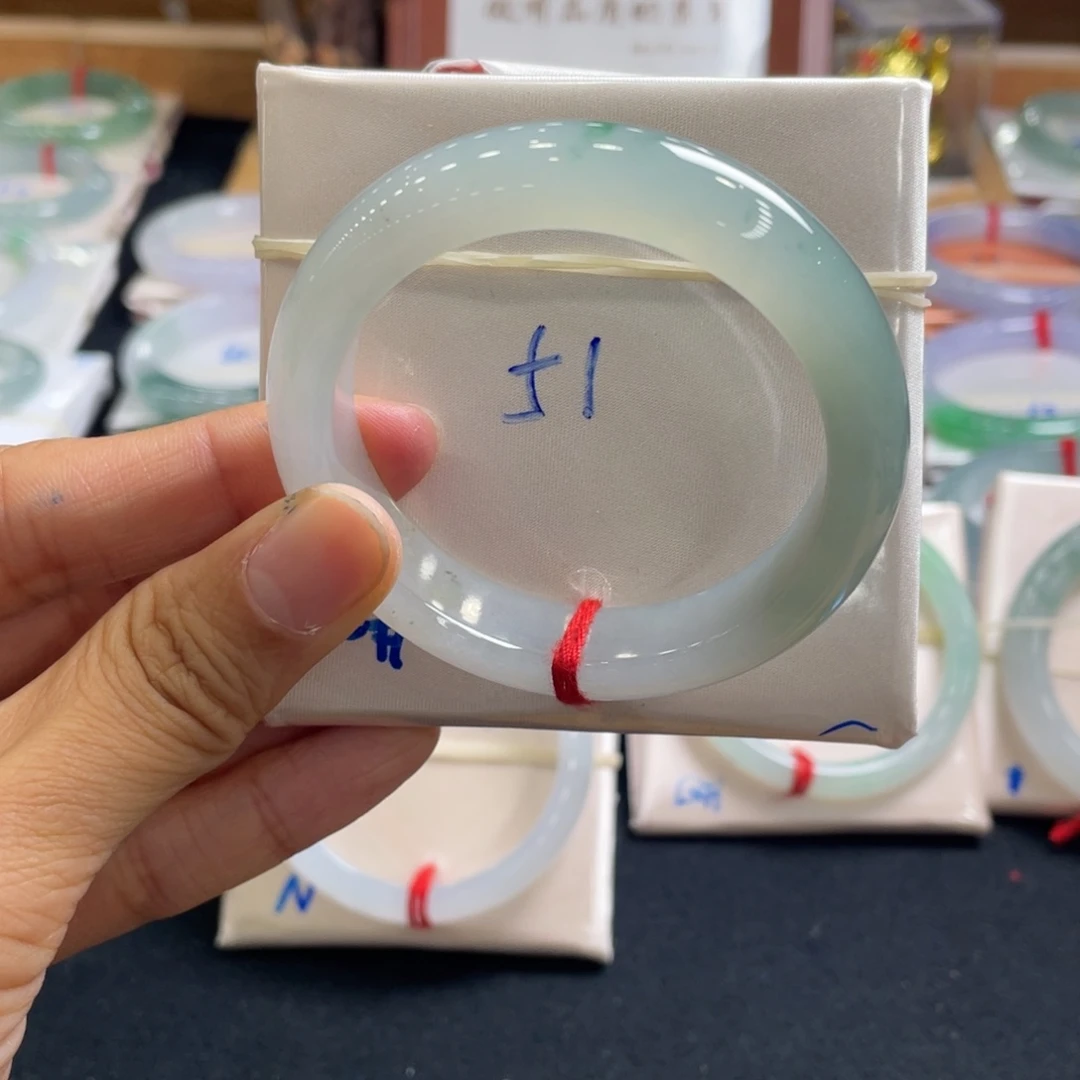 翡翠手镯未镶嵌51天然翡翠A货