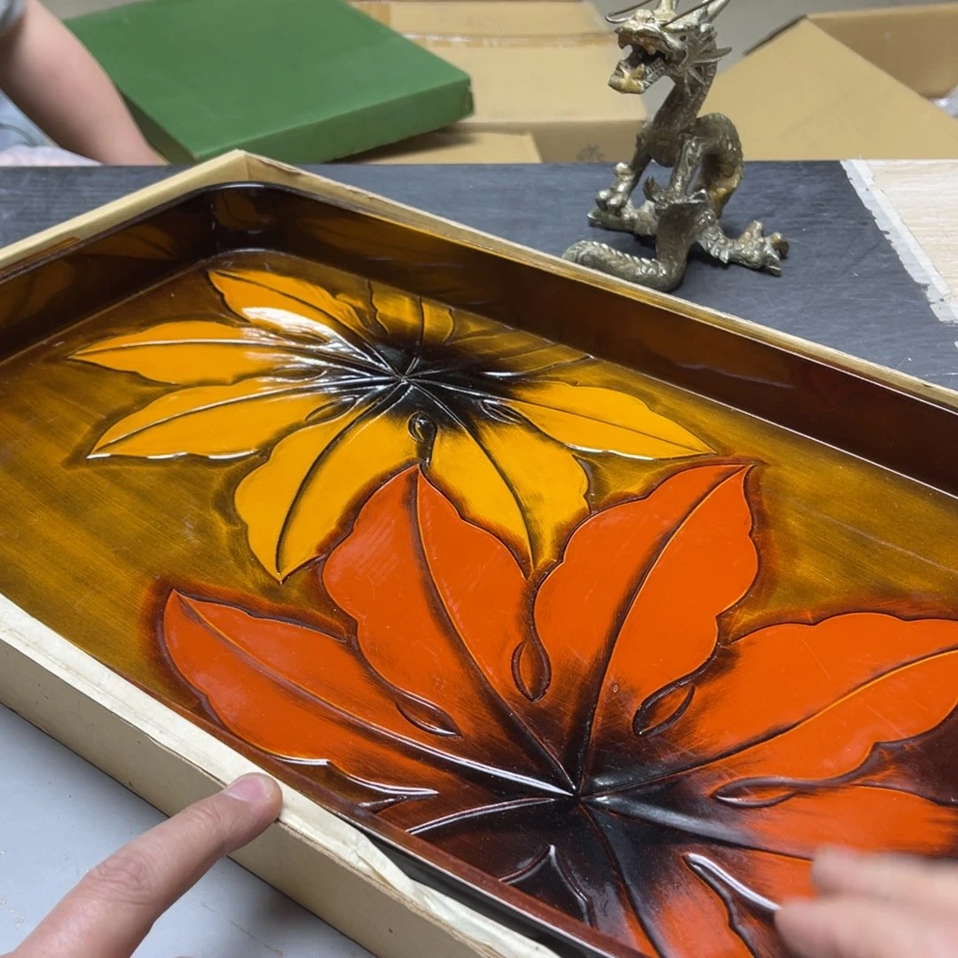 瓷片心**鹜密密麻麻地排列着一个大