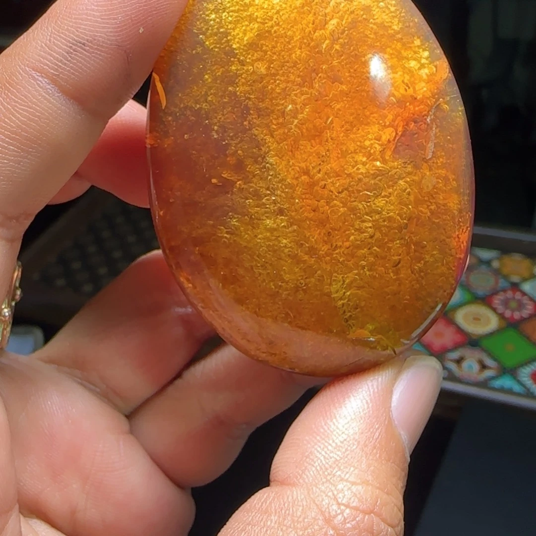 琥珀未镶嵌裸石琥珀