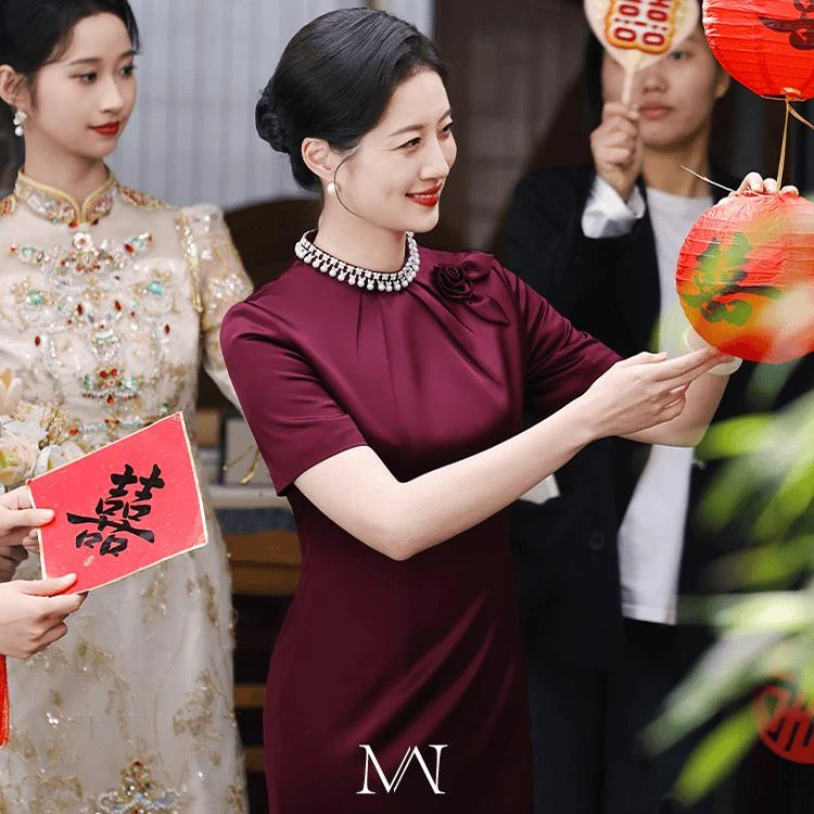 婚宴妈妈装礼服紫色高端年轻款夏季平时可穿显瘦结婚喜婆婆连衣裙