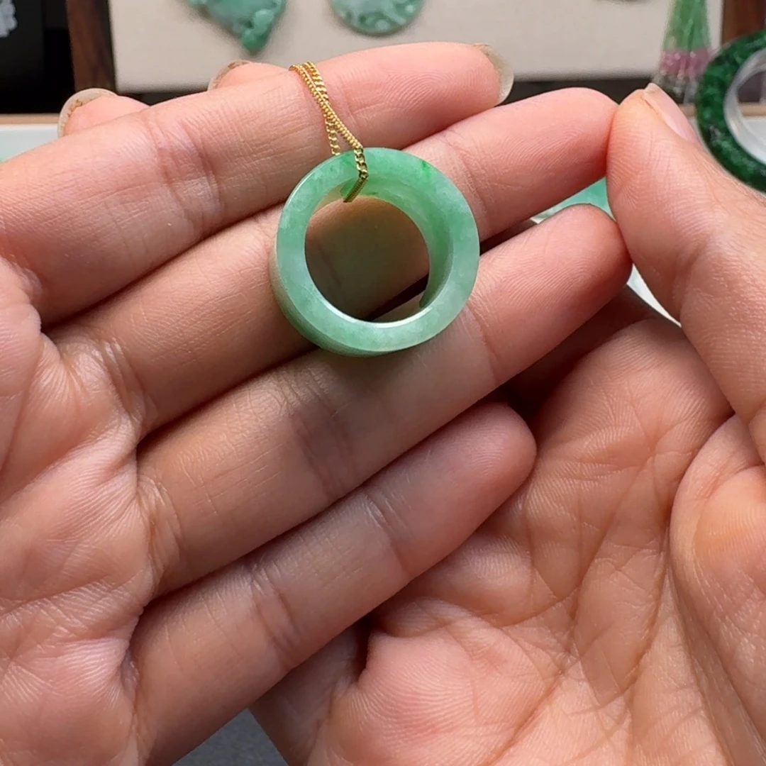 翡翠未镶嵌颈饰翡翠吊坠