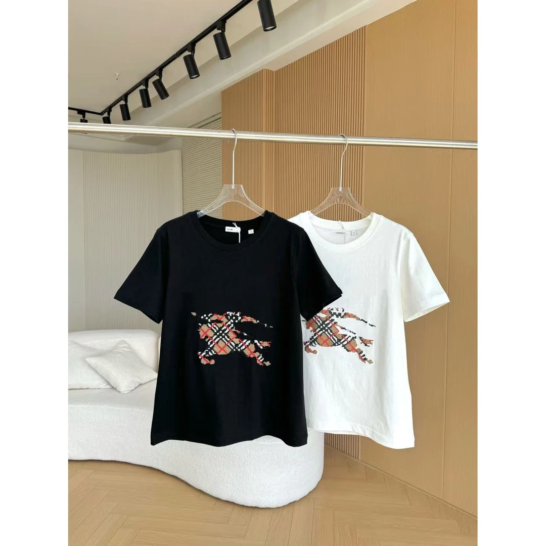 0172335 巴三字胸前小马短袖