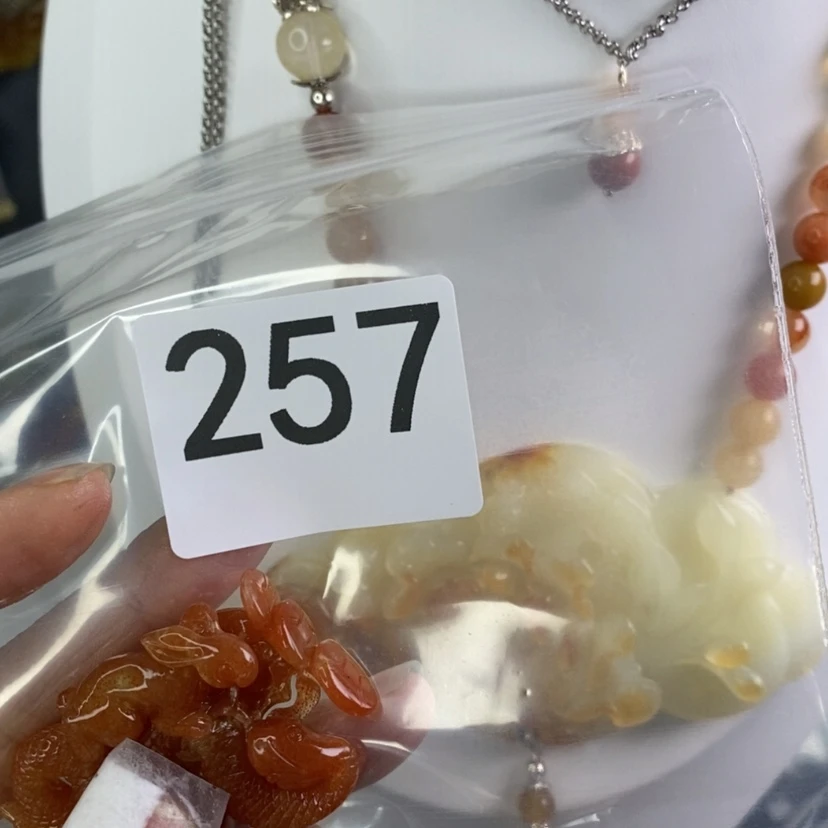 【闪购商品】岫玉颈饰未镶嵌?*初