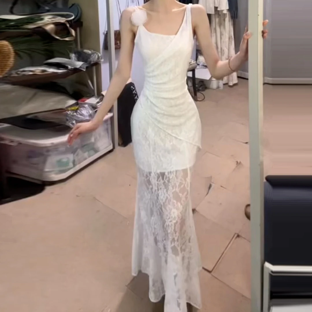 白色蕾丝吊带连衣裙子女夏2025年新款高级感收腰显瘦气质包臀长裙