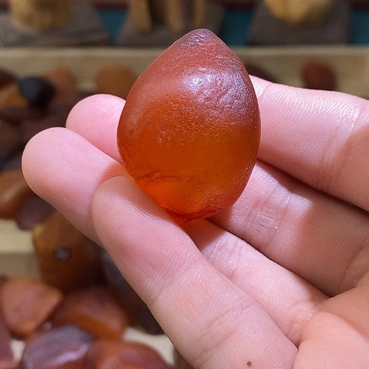 裸石琥珀未镶嵌金胶蜜