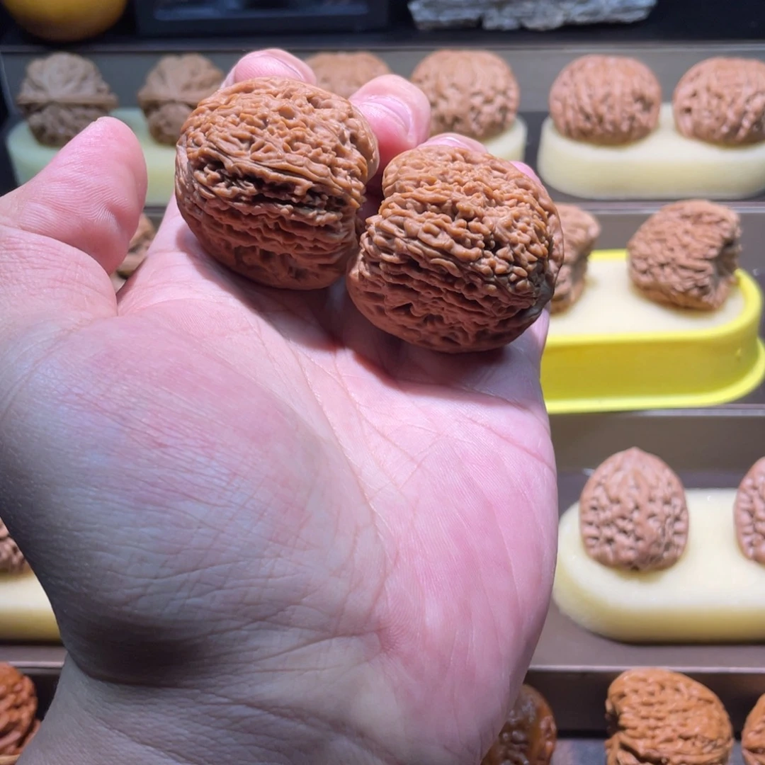 文玩核桃把件40全品满拉丝46克南疆麻团