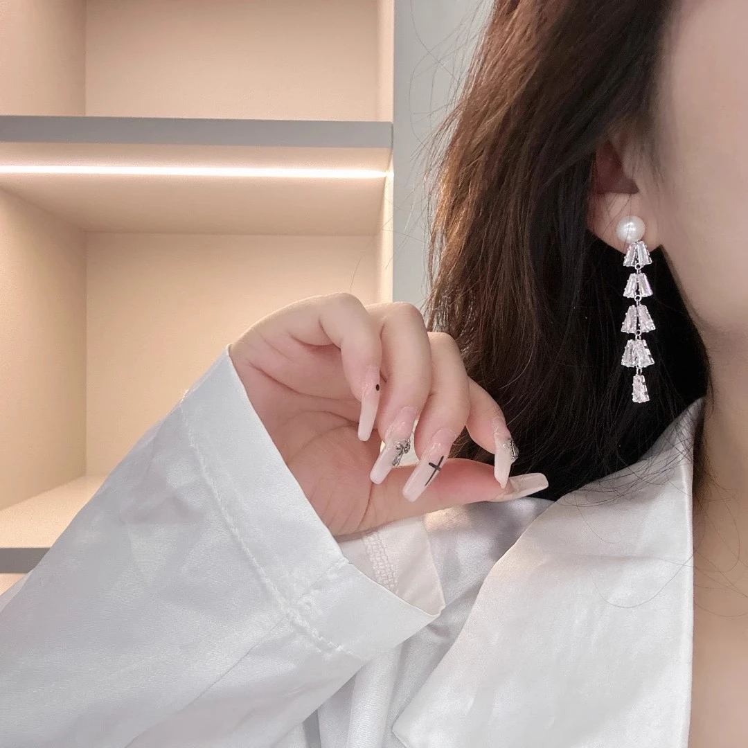铜合金合成锆石耳饰 流苏耳环小众设计高级感长款轻奢气质百搭