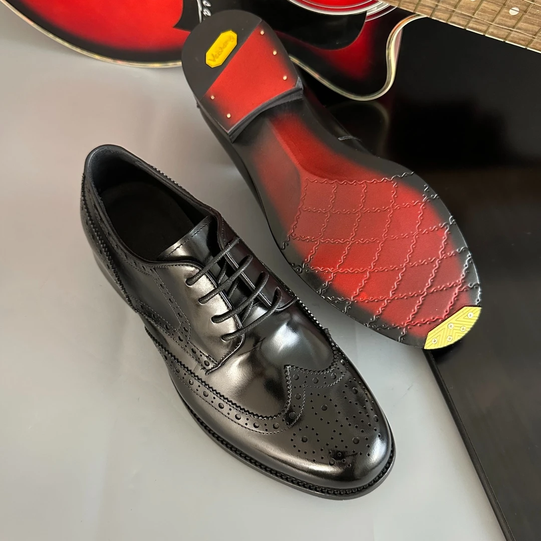 工厂真皮大底上新破价时尚婚鞋透气男鞋黑色系带雕花商务休闲百搭