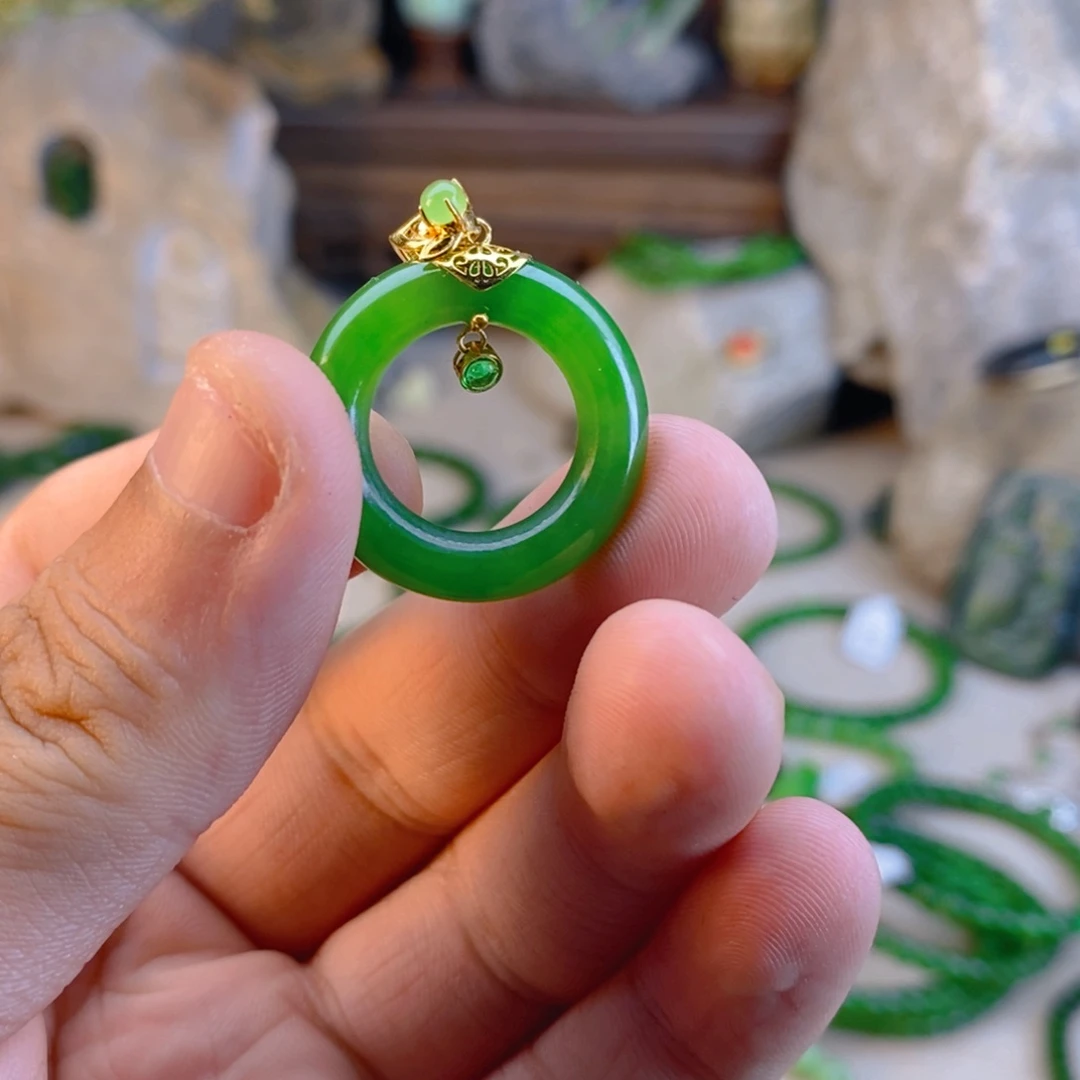 手串18K金镶嵌和田玉M****a