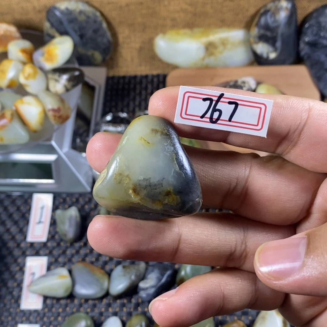 和田玉（糖玉）未镶嵌挂件