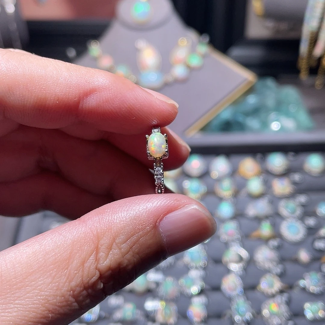 银S925镶嵌欧泊戒指）