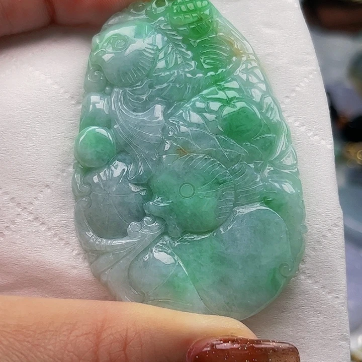 翡翠未镶嵌颈饰挂件