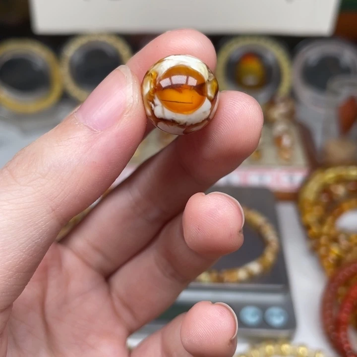 强***2琥珀未镶嵌裸石11号