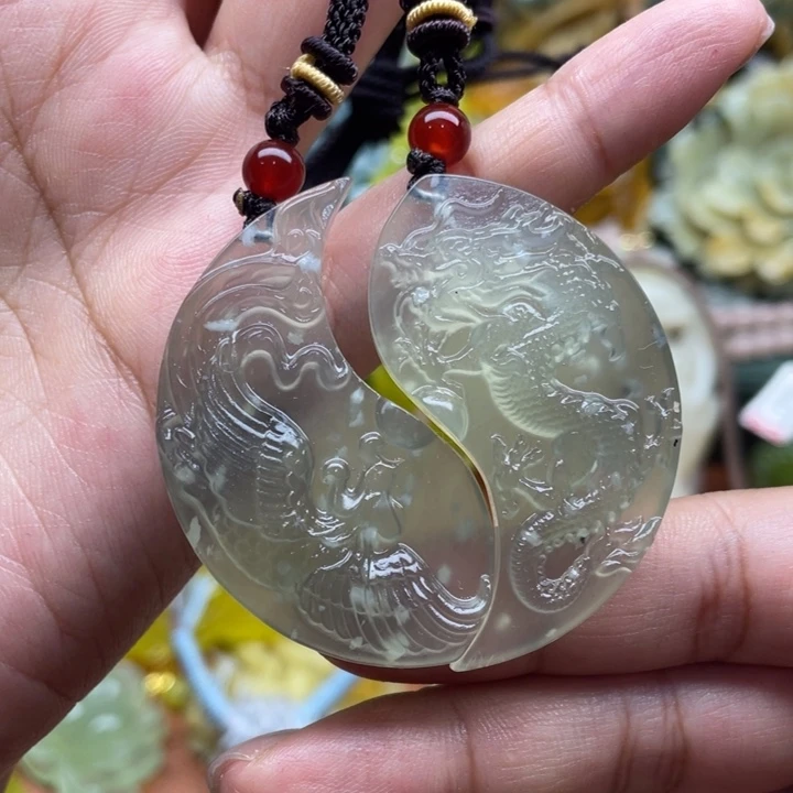 蛇纹石玉未镶嵌吊坠