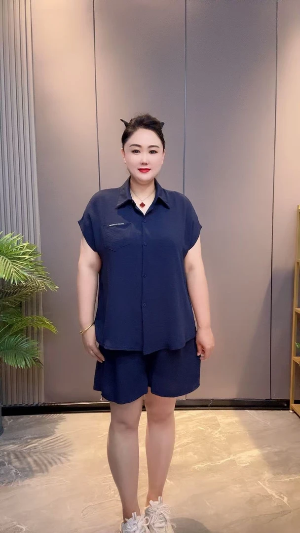 2025夏季新款翻领时尚洋气衬衫上衣+短裤显瘦遮肉套装（可单选）