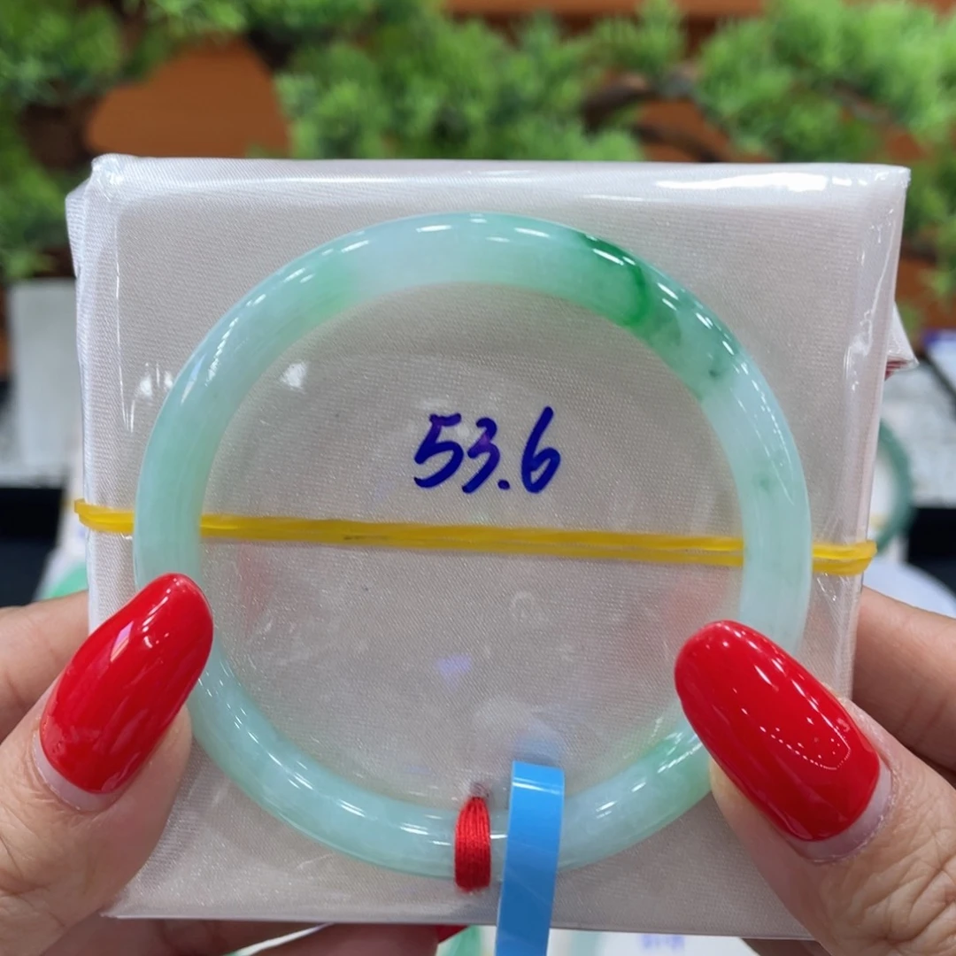 未镶嵌手镯翡翠缅甸