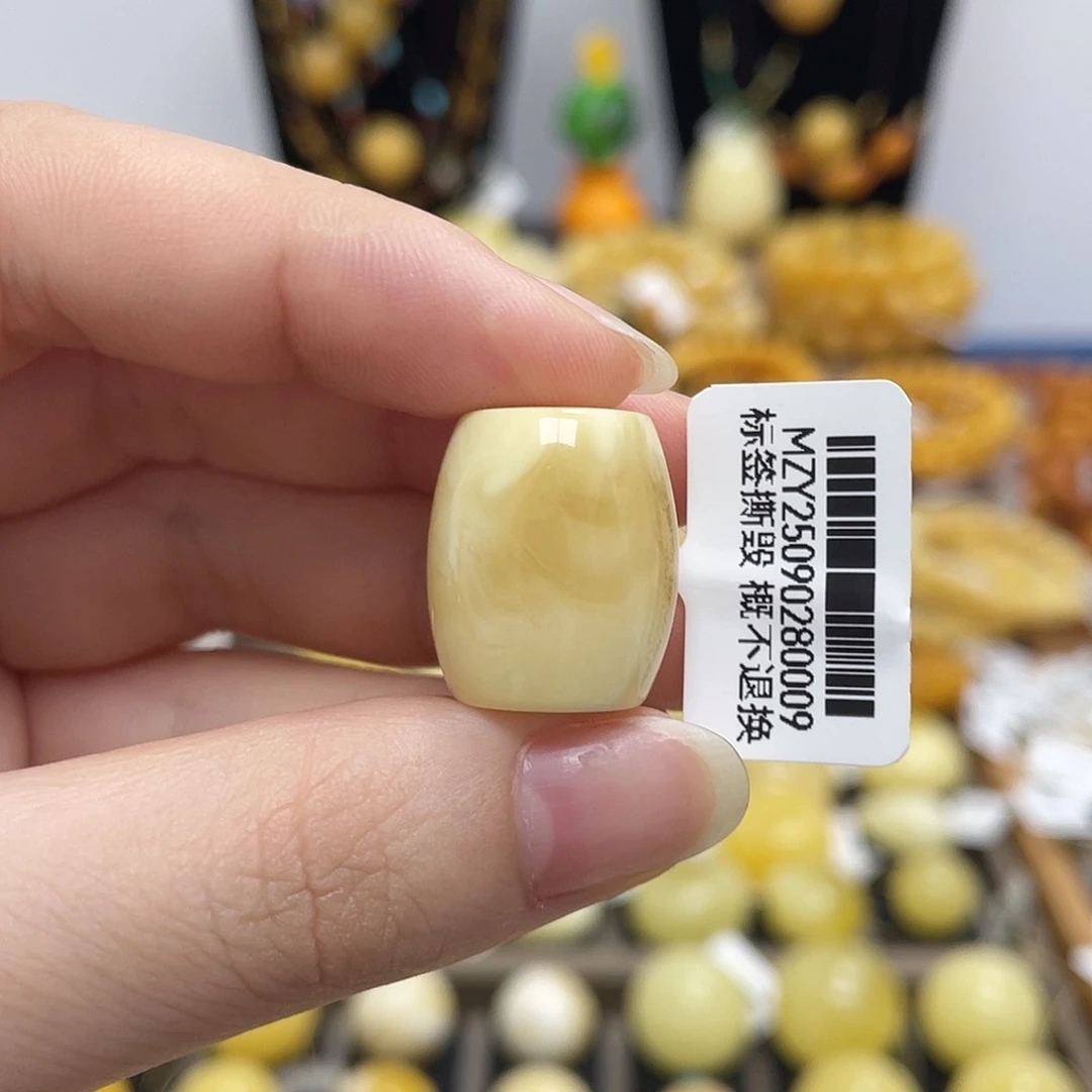 蜜蜡未镶嵌珠宝奇石16.4mm*19.2mm瑕