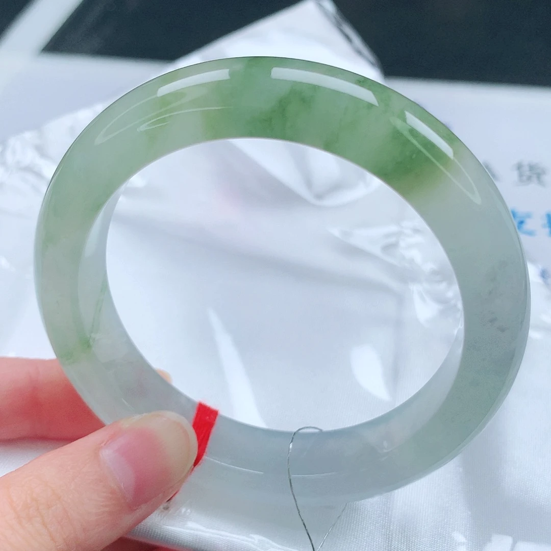 翡翠手镯未镶嵌57圈