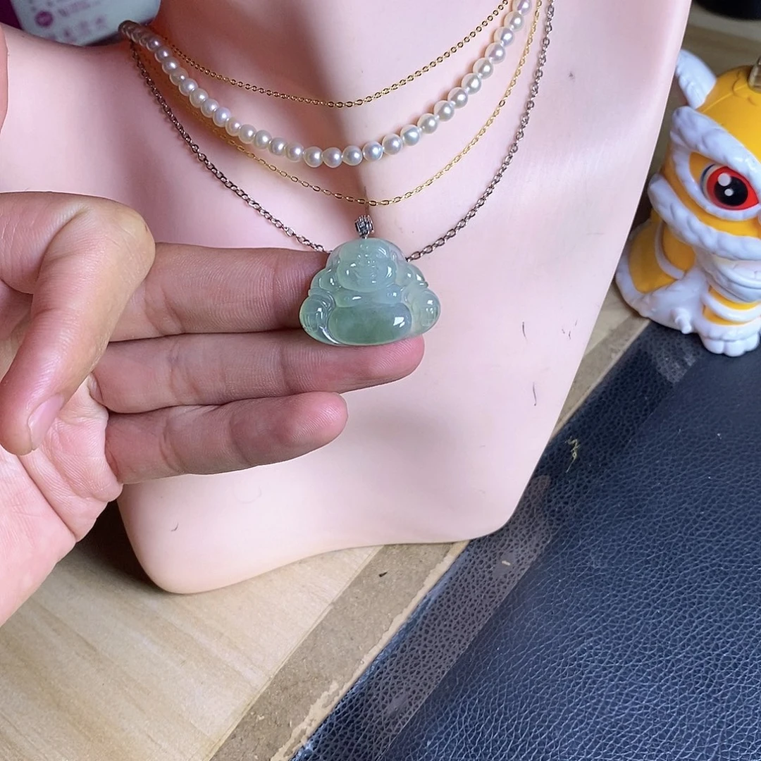 颈饰18K金镶嵌翡翠