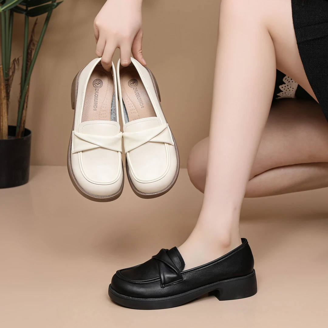 【品牌力荐】春秋女英伦风2025新款时尚百搭软底复古乐福鞋2616