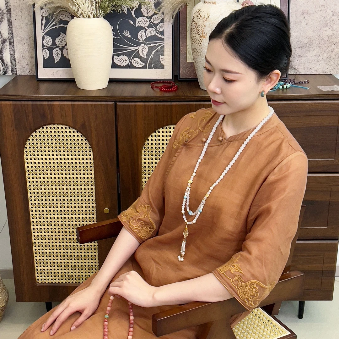 【浣溪沙】2025夏装新款短袖苎麻连衣裙刺绣宽松改良旗袍