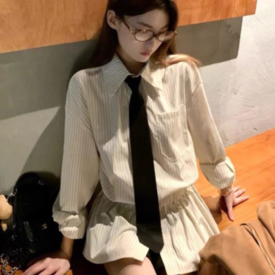 秋季高级设计感通勤新潮薄款大码宽松条纹长袖衬衣女收腰显瘦衬衫