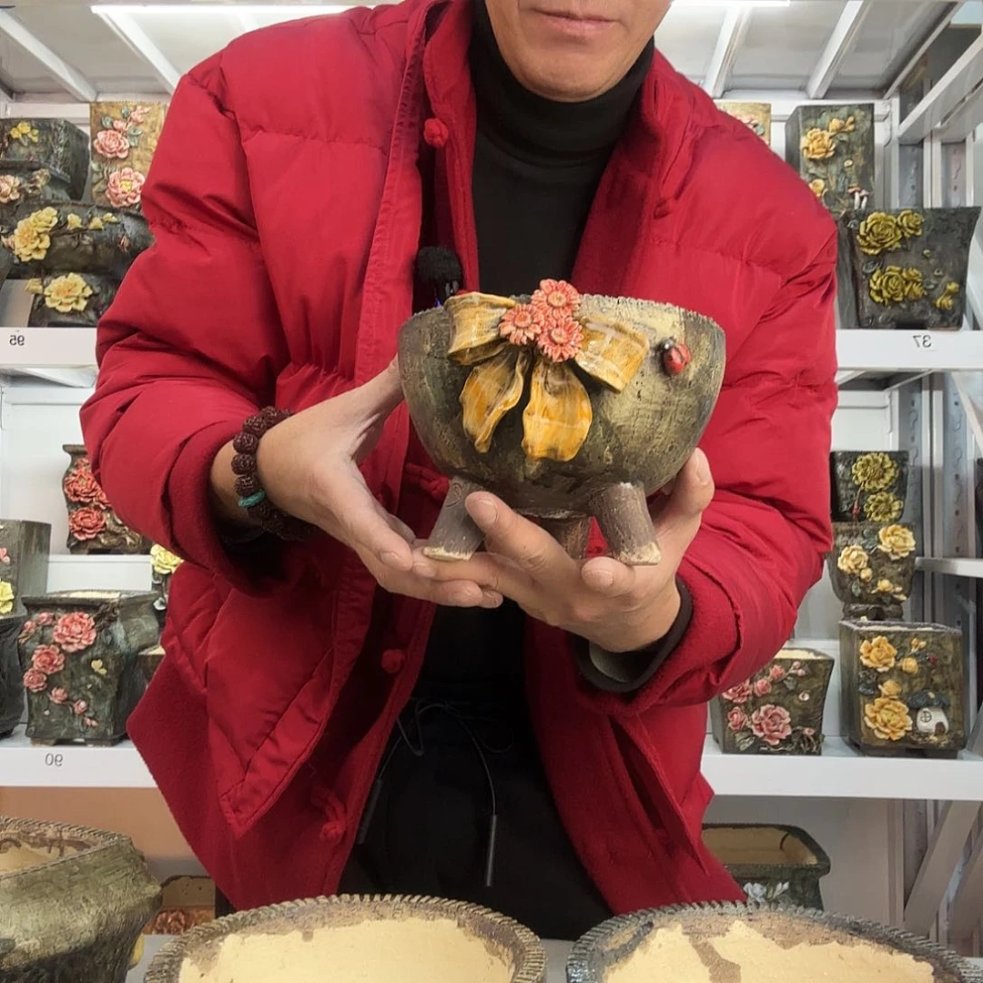 红陶z**儿青默花器