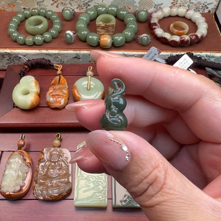 岫岩老玉（透闪石质玉）未镶嵌手链