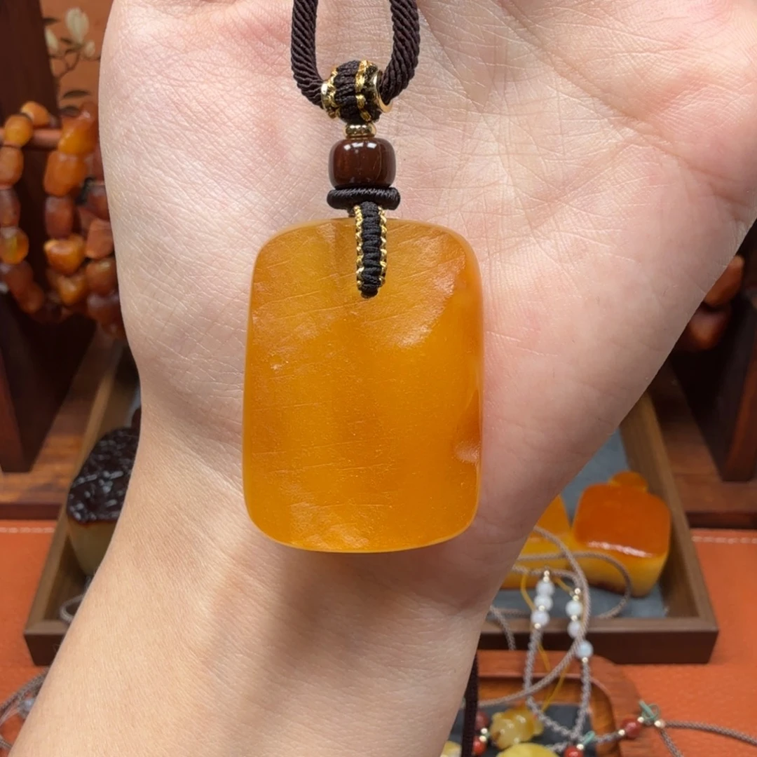 蜜蜡未镶嵌吊坠(赠链)