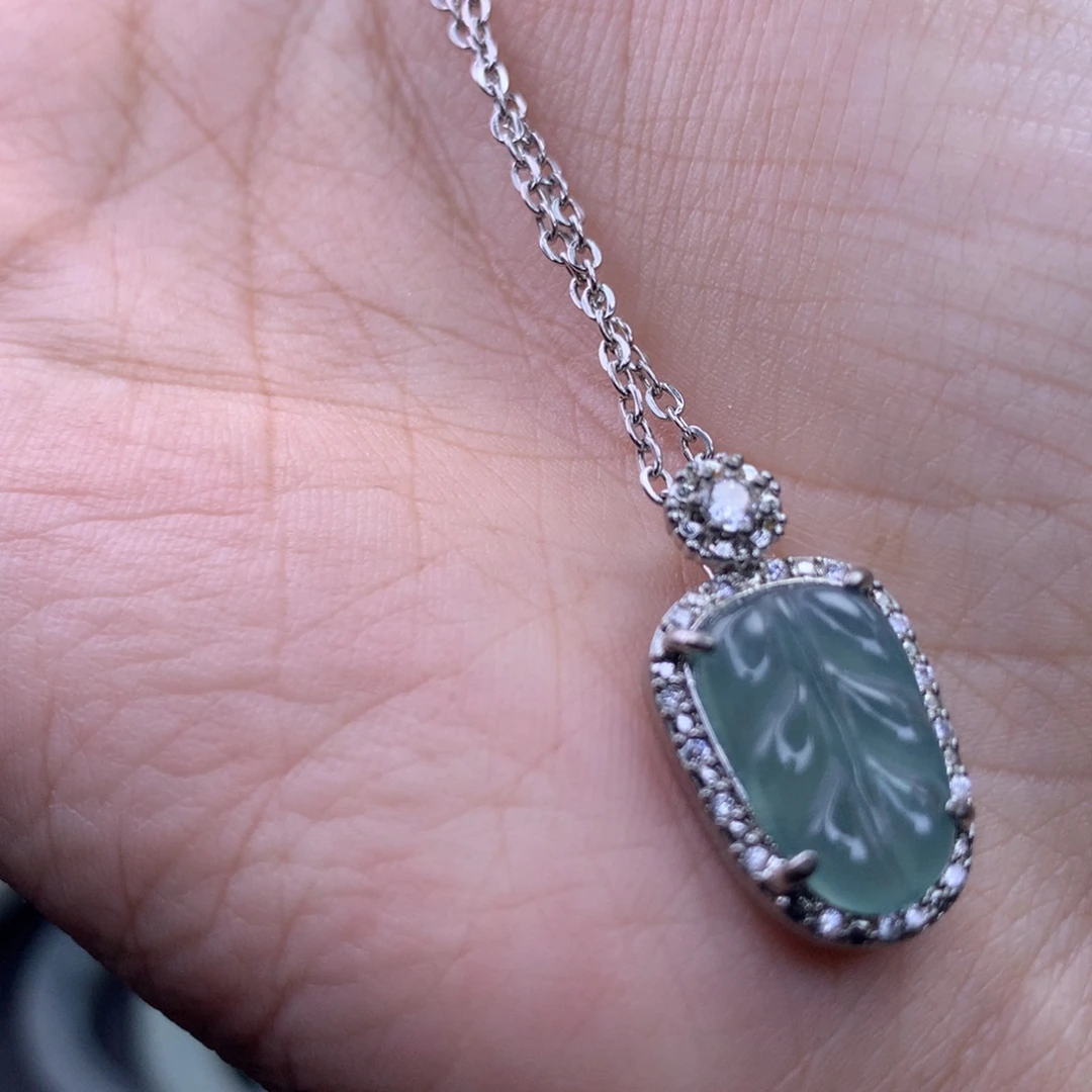 翡翠未镶嵌挂件吊坠