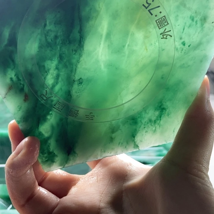 梦***飞定制石英质玉（非洲翠）