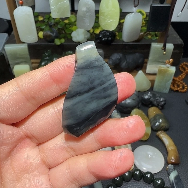 用***9和田玉未镶嵌挂件