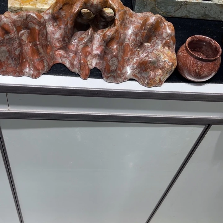 L***g灵璧石山峰，茶杯红色