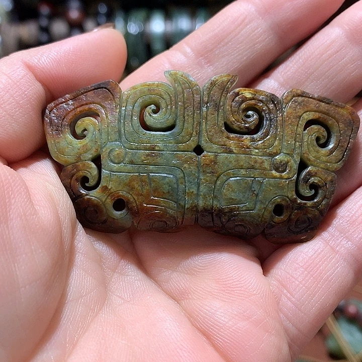 未镶嵌岫岩河磨玉（透闪石质玉）挂件