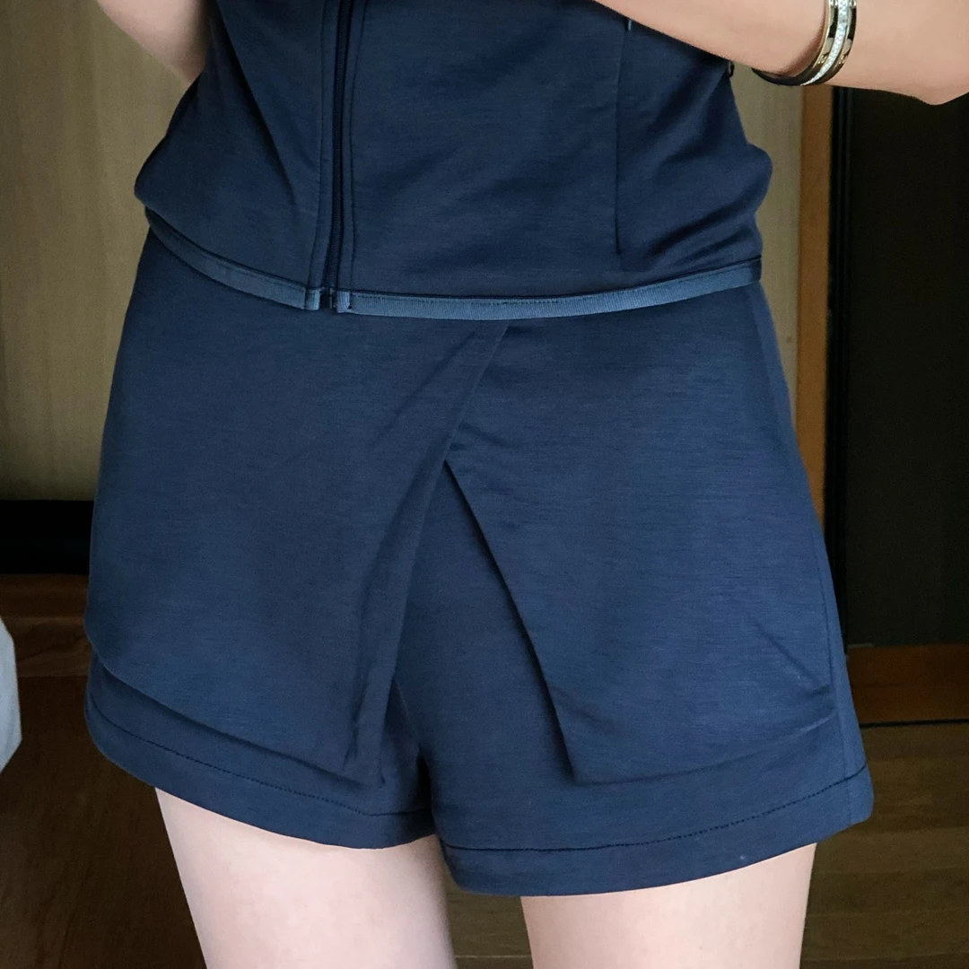 婉君Y【东京高尔夫套】”82天丝“双C蝴蝶背后背运动套装LWJ26B2K2425